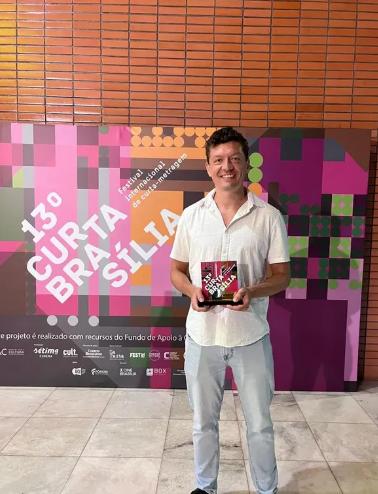 Lucas Zacarias é diretor, roteirista e produtor executivo, mestre em Cinema Documentário, e premiado por Cabeça de Boi, exibido em festivais como Brasília e Gramado. (Foto/Reprodução/Rede Social)