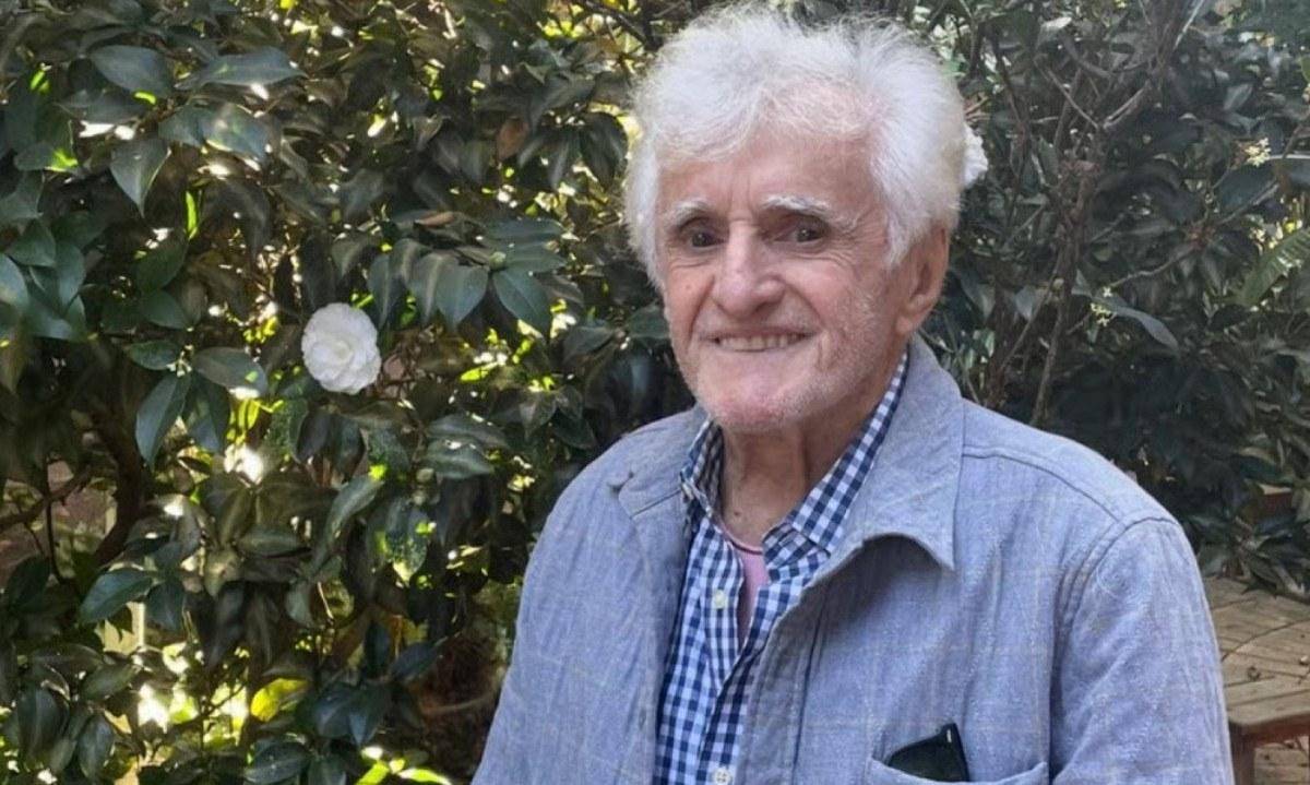 O jornalista e chargista Oldack Esteves morreu aos 96 anos; seu corpo foi sepultado em Belo Horizonte. (Foto/Reprodução)