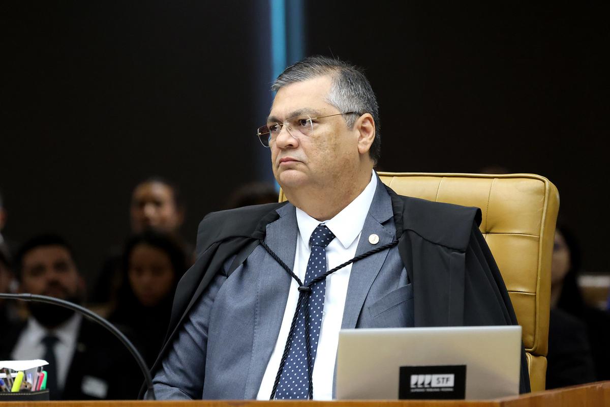 O ministro Flávio Dino determinou que sete prefeituras mineiras prestem contas ao STF sobre o uso de recursos de emendas parlamentares, incluindo repasses via emenda pix. (Foto/Reprodução)