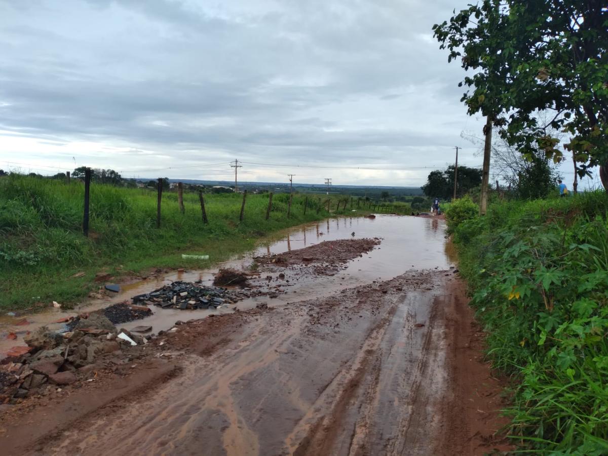 Leitores do JM relataram que a situação precária das vias se arrasta há meses e se agravou com as chuvas das últimas semanas (Foto/Reprodução)