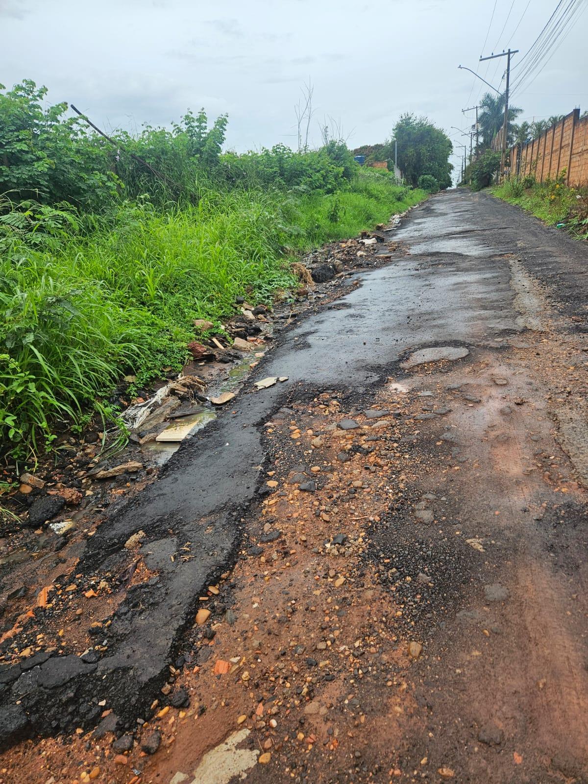 Apesar da realização do patrolamento, moradores do Portal do Sol cobram uma solução mais duradoura, já que os transtornos se repetem a cada período chuvoso (Foto/Reprodução)