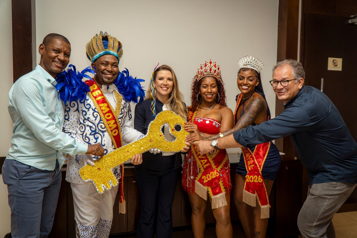 Entrega da chave da cidade à corte de carnaval (Foto/Alfredo Neto/PMU)