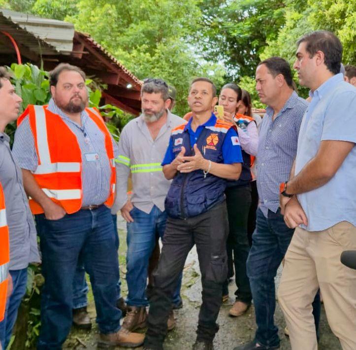 Franco acompanhou pessoalmente a vistoria da ponte sobre o Rio Grande, entre Conceição das Alagoas e Miguelópolis, pelas equipes técnicas dos DERs de Minas e São Paulo. (Foto/Divulgação)