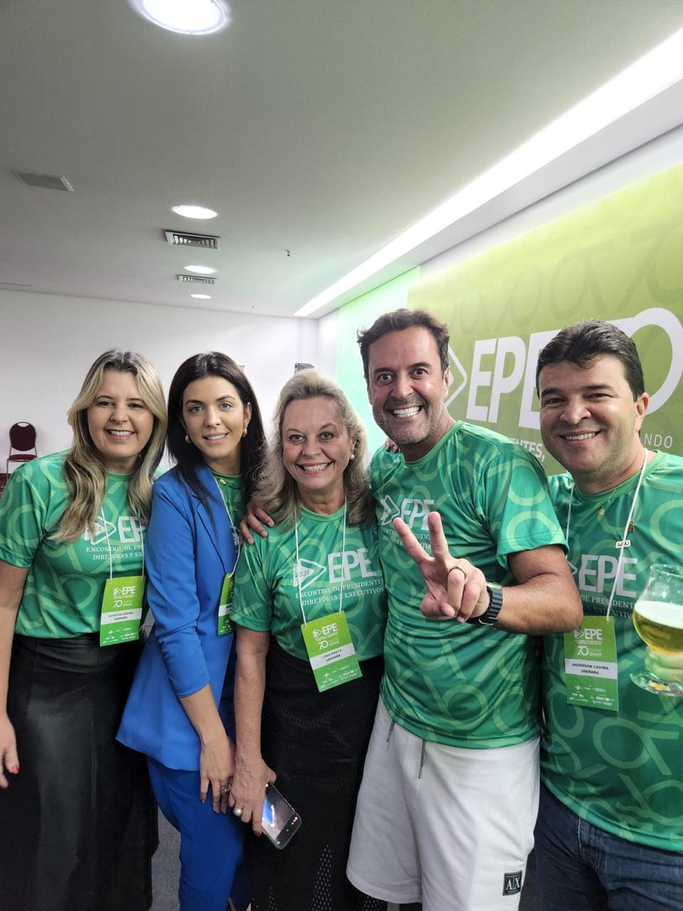 “Sextou, bebê!” Que ironia você partir para tomar todas lá no alto, em plena sexta-feira. Foi uma alegria conhecê-lo. Descanse em paz Henrique Maderite. (Foto/Arquivo)