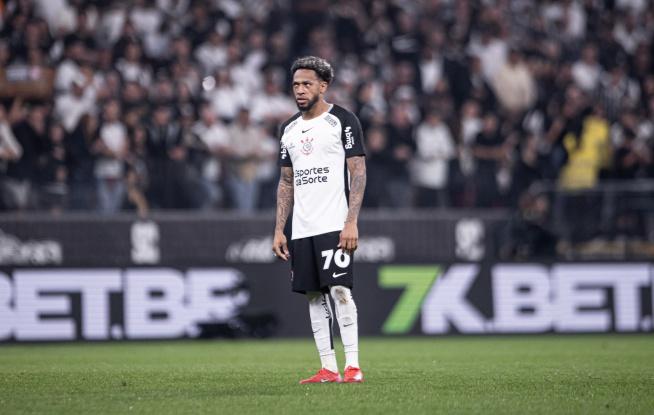 O atleta publicou uma imagem dentro do avião em sua conta no Instagram (Foto/Meu Timão)