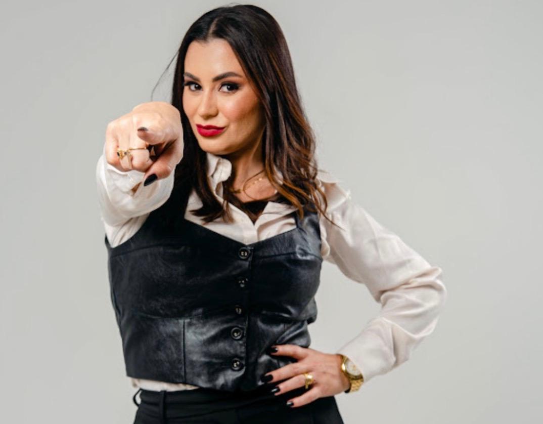 A empresária Nathalia Luísa Souza celebra a inauguração de sua segunda loja física em Uberaba. Sucesso! (Foto/Arquivo pessoal)