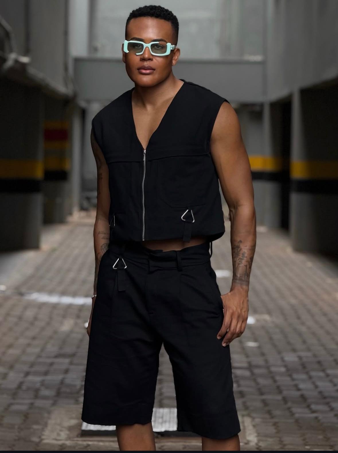 Sempre estiloso, Diegues Oliveira marcou presença no Ensaio da Anitta, em Ribeirão Preto. Arrasou (Foto/Arquivo pessoal)