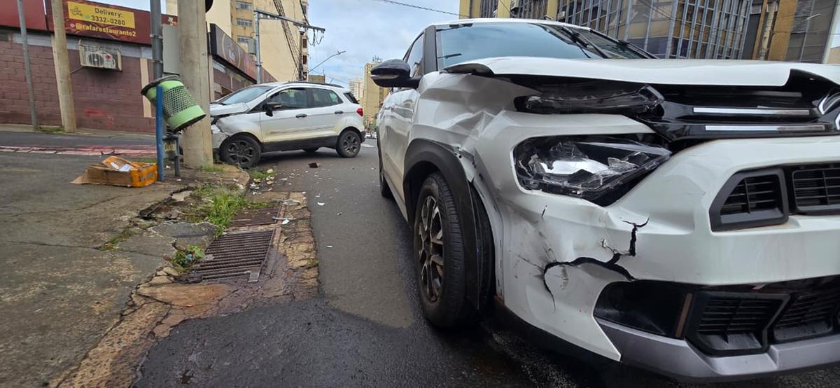 Apesar do impacto, não houve registro de feridos (Foto/Luiz Gustavo)