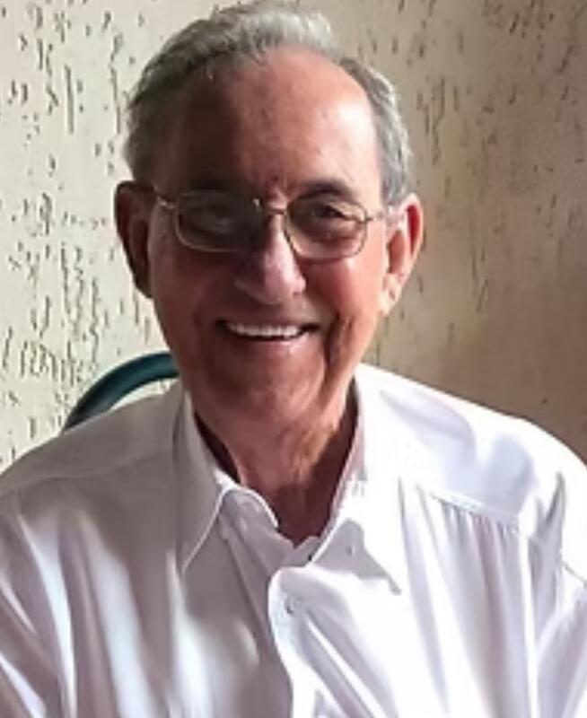 Ninguém melhor do que o destacado empresário Gilberto de Andrade Rezende para ilustrar a matéria acima. Aos 93 anos de vida é associativista, ativista cultural, imortal da ALTM e uma das grandes lideranças de Uberaba e de Minas Gerais (Foto/Arquivo pessoal)