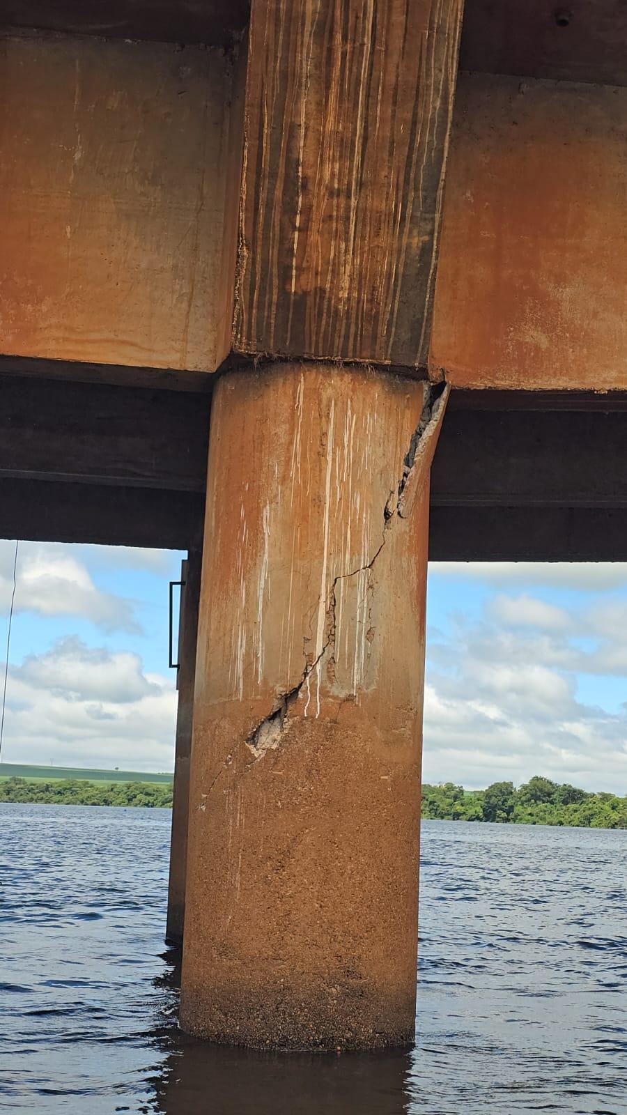 A ponte é uma ligação estratégica entre municípios de Minas e São Paulo, com tráfego diário estimado em 3 mil veículos, incluindo caminhões pesados, moradores e turistas (Foto/Reprodução)