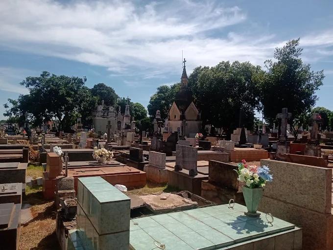 Os problemas de zeladoria no local ganharam o reforço do vereador Ismar Marão, que denunciou situação constrangedora vivida por uma família durante sepultamento recente no local (Foto/Reprodução)