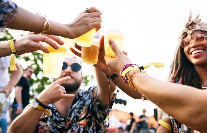 A nutricionista destacou que, apesar dos excessos, sair da rotina faz parte da qualidade de vida, desde que haja equilíbrio (Foto/Reprodução)