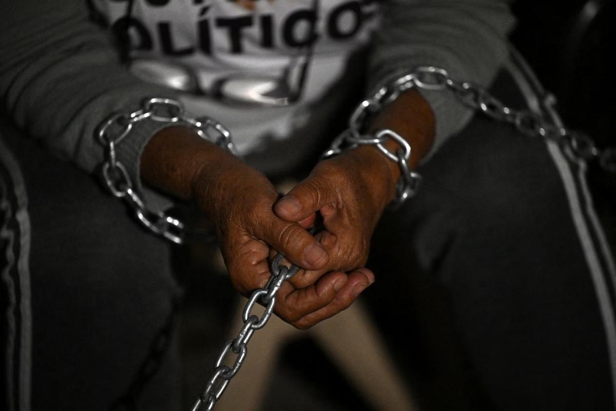 Segundo os familiares, cerca de 60 detentos permaneceram presos (FEDERICO PARRA/AFP) (Foto/Reprodução/AFP or licensors)