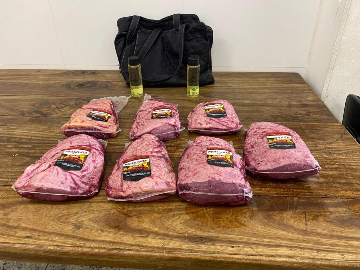 Peças de picanha foram devolvidas ao supermercado. (Foto/Divulgação/PMMG)