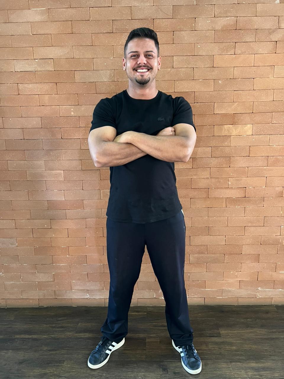 Patrick Alves orienta recomeço realista e progressivo para manter a motivação e transformar exercícios em hábito após o Carnaval. (Foto/Divulgação)