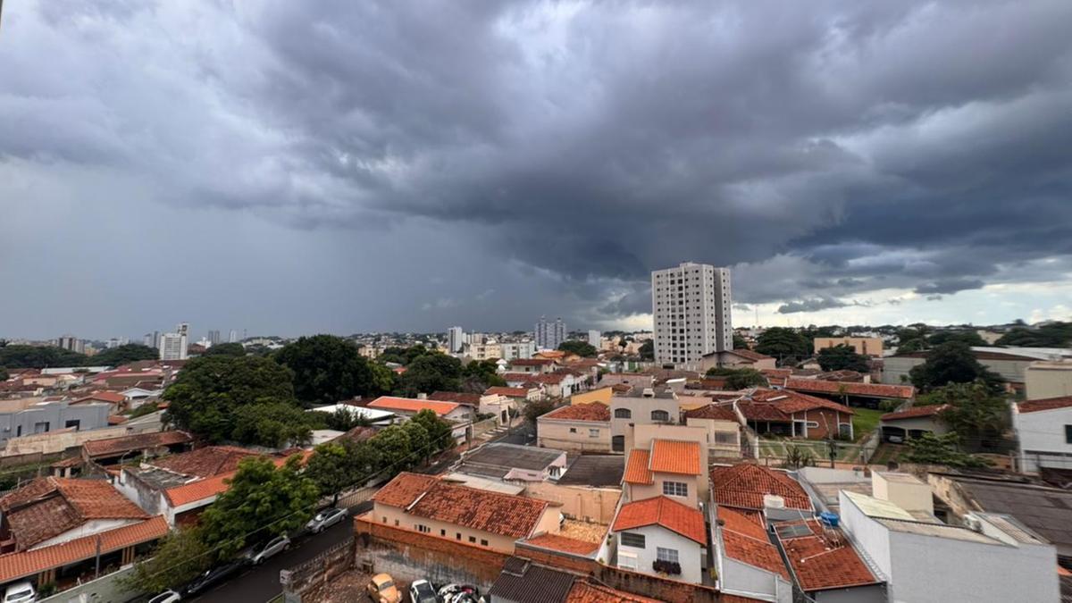 Após um carnaval com calor e sol intenso, o tempo voltou a ficar fechado em Uberaba (Foto/Divulgação)