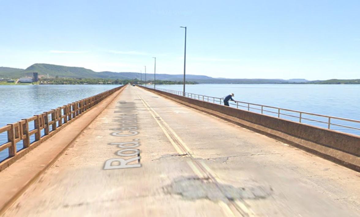 Sem “dono” oficial, Ministério Público Federal quer que a Justiça determine de uma vez por todas a responsabilidade de manutenção da ponte entre Sacramento e Rifaina, em Jaguara (Foto/Reprodução)