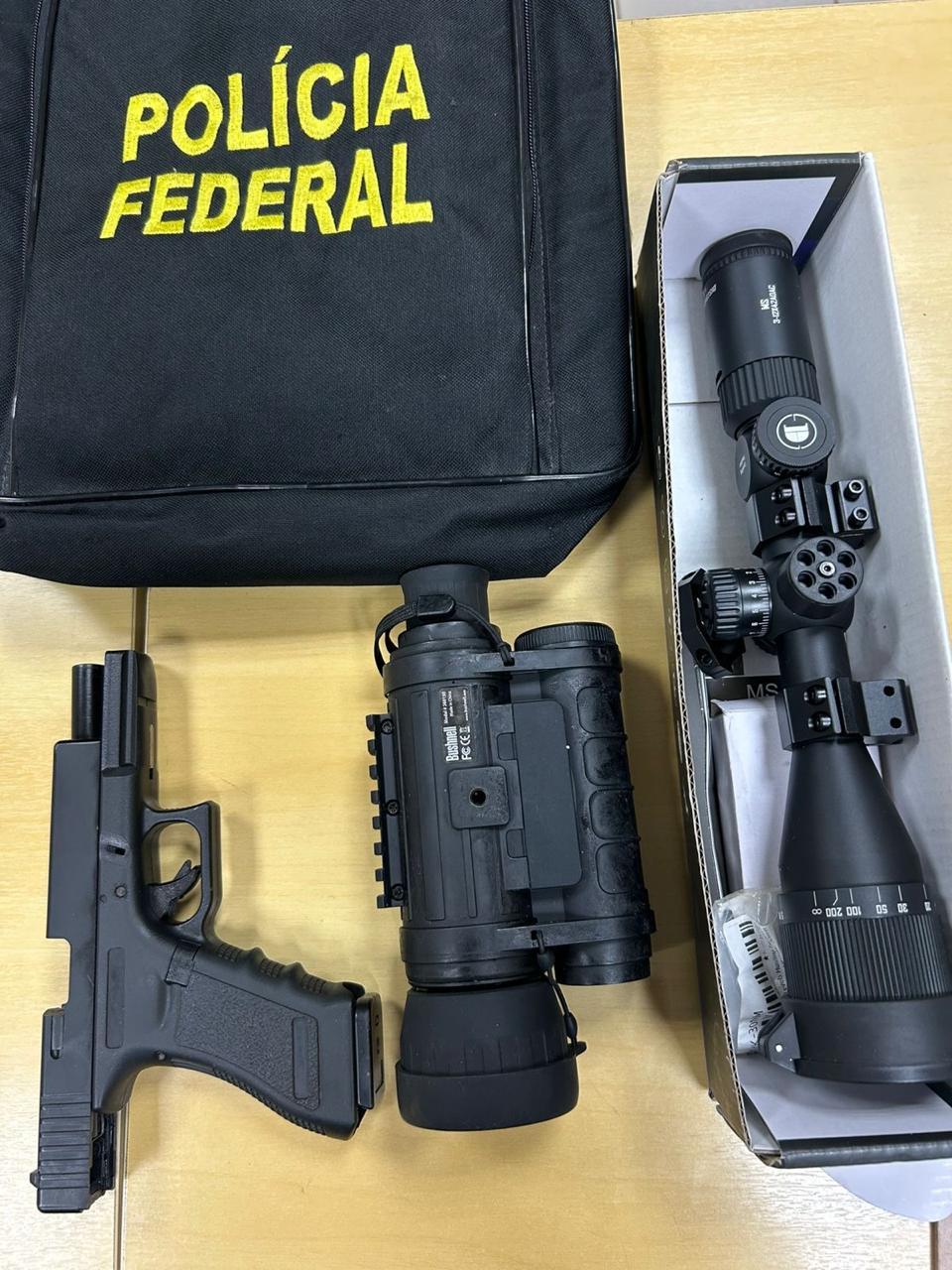 A ação tem como foco integrantes responsáveis pela logística e distribuição de armamentos trazidos do exterior (Foto/PF/Divulgação)