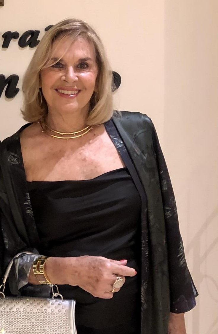 O carinho especial do colunista para a querida Escritora Iná Bittencourt que celebrou seu niver na última quarta. Parabéns! (Foto/Arquivo pessoal)