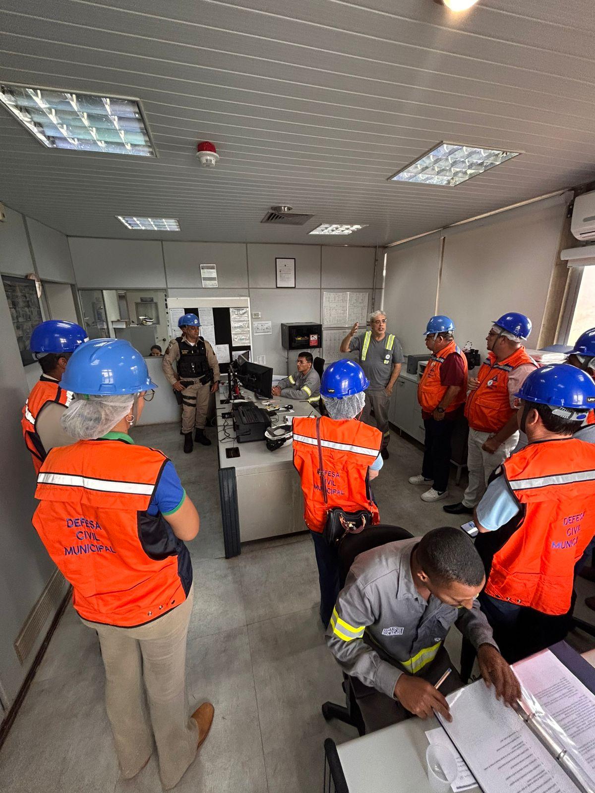 Representantes da Defesa Civil de Uberaba participaram, em Igarapava (SP), de reunião do Grupo de Trabalho do Plano de Ação de Emergência da Usina Hidrelétrica de Igarapava, que discutiu medidas preventivas e o Simulado de Emergência 2026. (Foto/Divulgação/PMU)