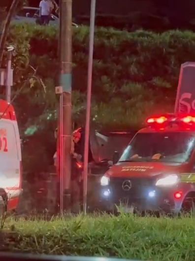 Acidente mobilizou equipes do Corpo de Bombeiros, Samu e Polícia Militar (Foto/Divulgação)