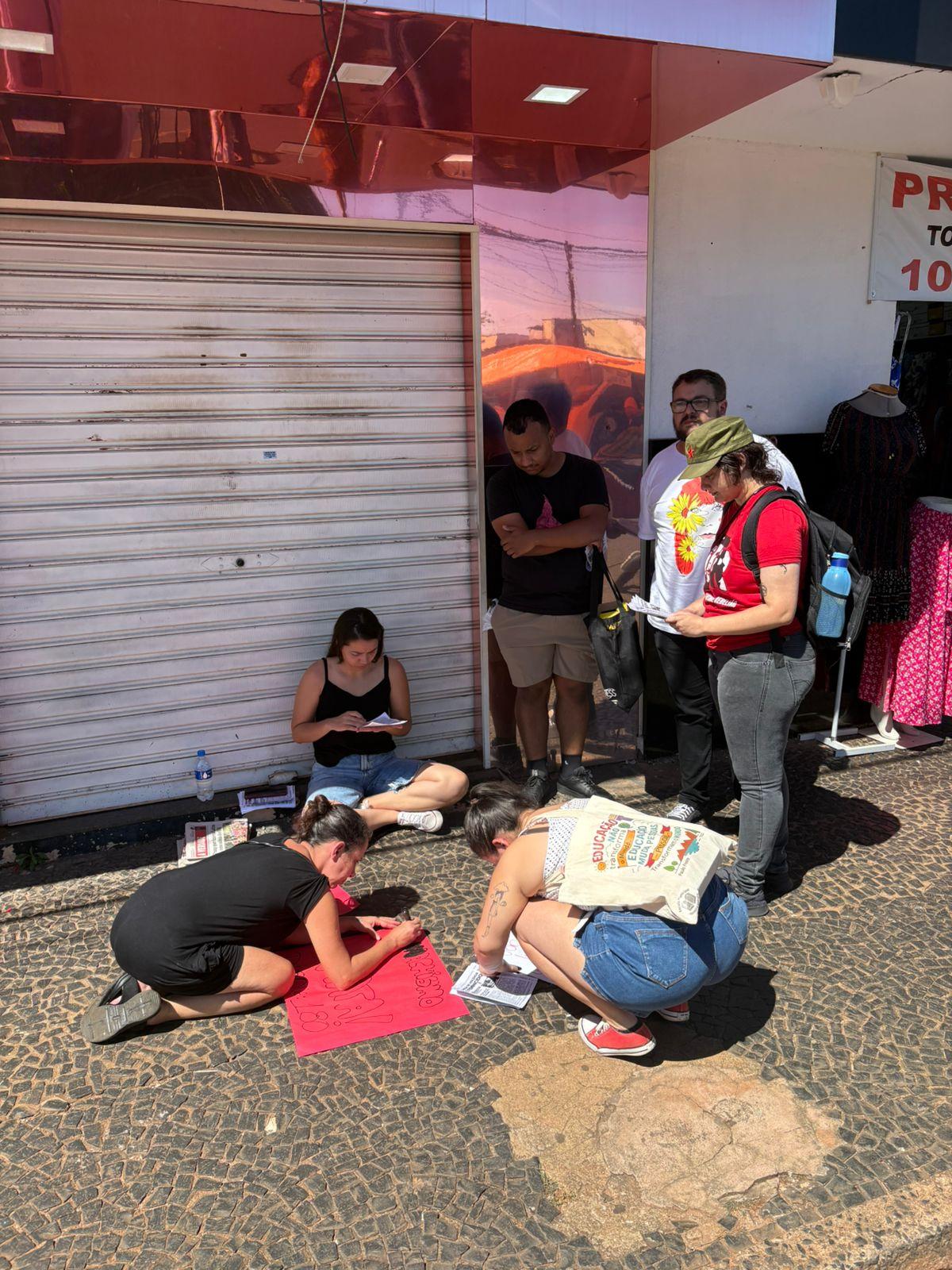 A atividade foi promovida pelo SINDEMU, em parceria com o Movimento de Mulheres Olga Benário, a FTU e o coletivo 8M (Foto/Divulgação)