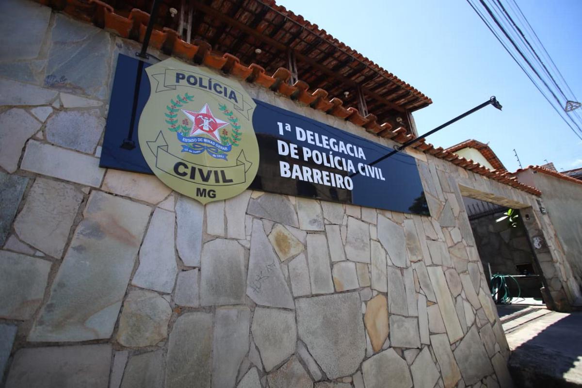 Servidora pública é responsável pelo extravio de mais de 200 armas da 1ª Delegacia do Barreiro, localizada no bairro Jardinópolis, em Belo Horizonte (Foto/Alex de Jesus/O Tempo)