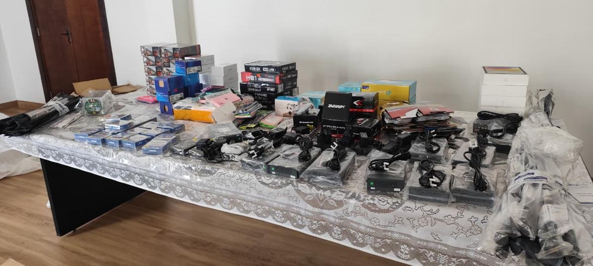 Bazar solidário realizado pela Feti arrecadou R$ 34.459 com a venda de produtos doados pela Receita Federal; valor será investido em melhorias no ginásio utilizado por alunos, aprendizes e projetos esportivos em Uberaba. (Foto/Divulgação/PMU)