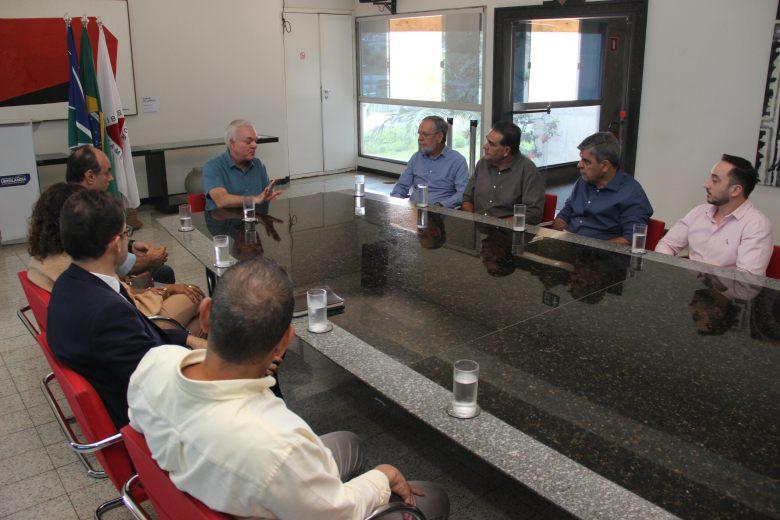 Presidente da Cãmara conheceu programa totalmente eletrônico implantado em Uberlândia que permite a emissão da guia em média de dois dias. (Foto/Divulgação/CMU)