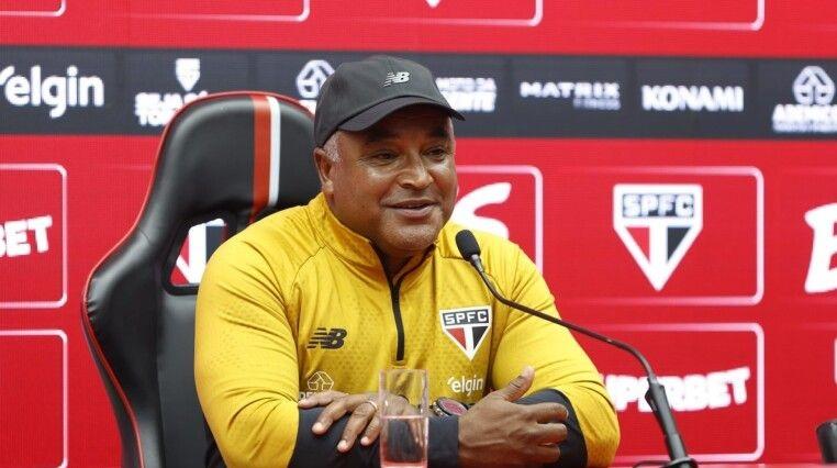 Na estreia de Roger Machado, o São Paulo assume a ponta do Brasileirão (Foto/Rubens Chiri/SPFC)
