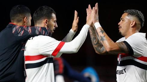 Calleri e Luciano comandam o líder São Paulo hoje contra o Bragantino. (Foto/Rubens Chiri/SPFC)