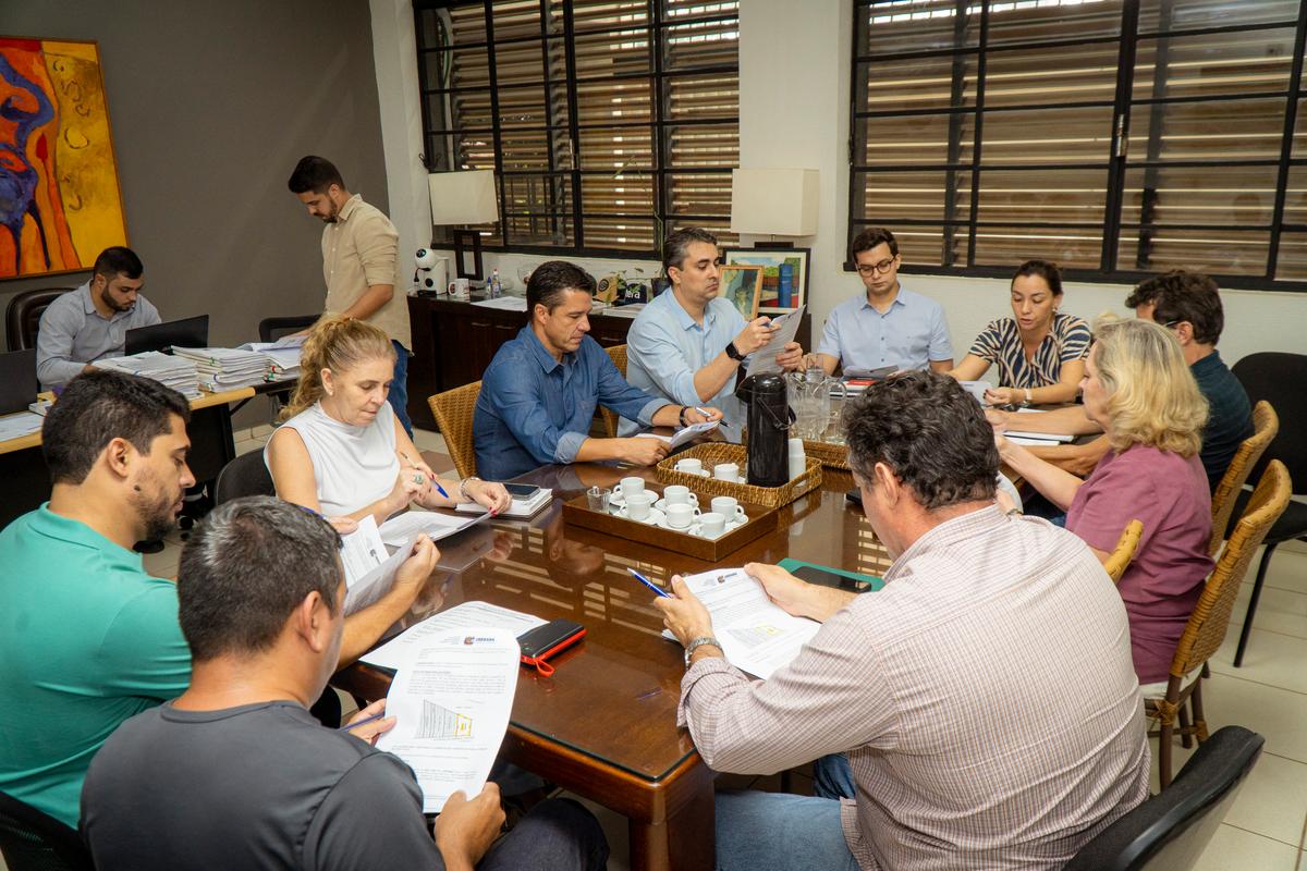 Processos de incentivos para empresas interessadas em investir em Uberaba foram analisados na reunião (Foto/Alfredo Neto/PMU)