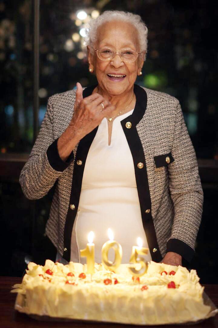 Cumprimentos espaciais à senhora Deolinda Pacheco, que completou 105 anos de vida no último dia 9 de março, cercada pelo carinho de todos os seus familiares (Foto/Arquivo pessoal)
