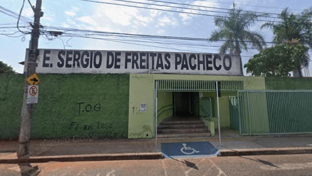 Esfaqueamento foi registrado na Escola Estadual Sérgio de Freitas Pacheco (Foto/Google Street View/Reprodução)