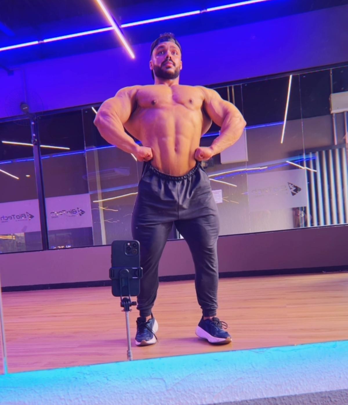 Flávio Augusto Almeida Galvão, de 25 anos, participa de uma competição regional neste sábado (21) que pode classificá-lo para o Arnold Sports Festival South America 2026 (Foto/Divulgação)