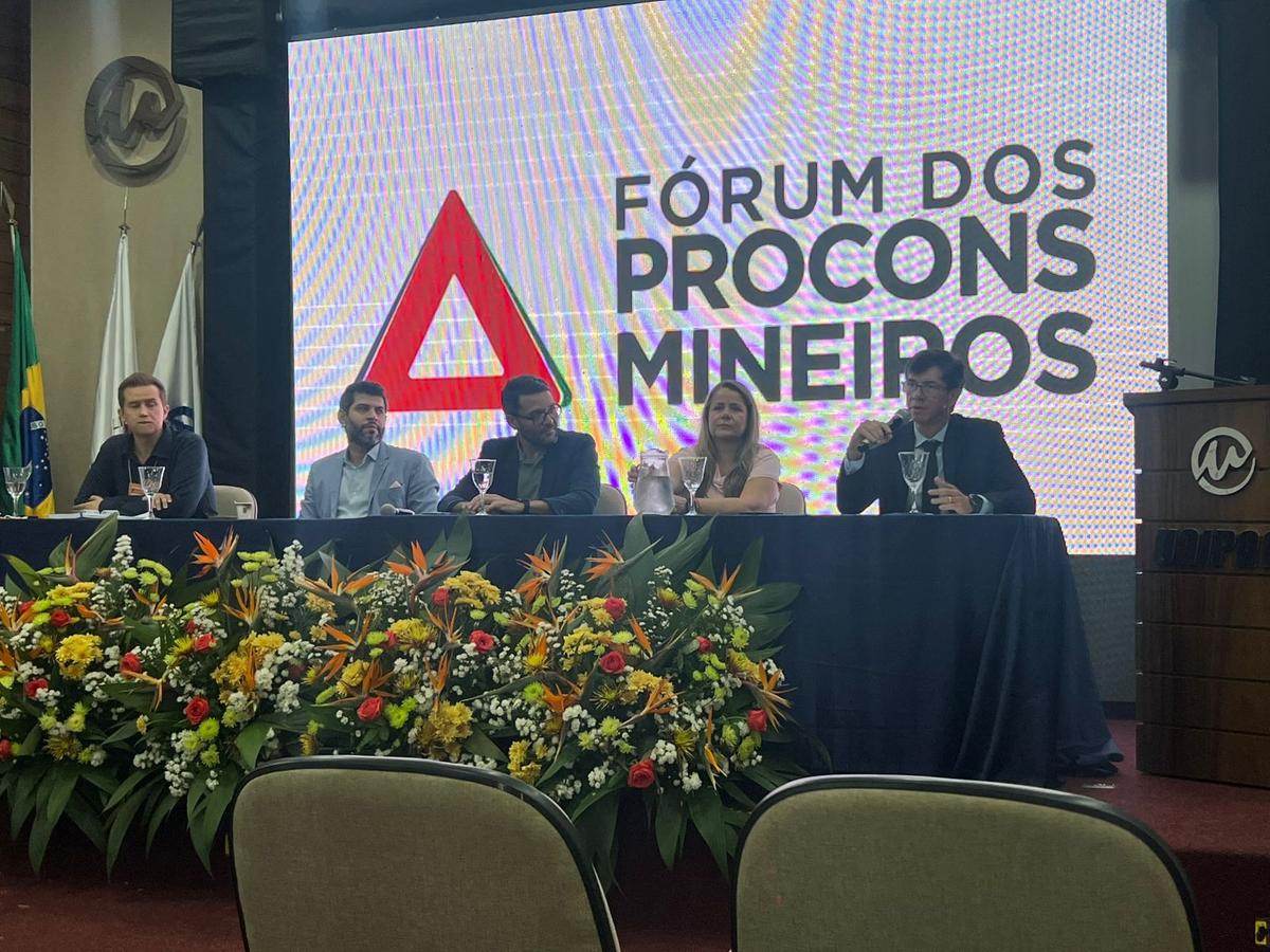 Representantes do Procon Uberaba participaram de encontro estadual em Patos de Minas para troca de experiências e apresentação de projetos. (Foto/Divulgação/PMU)