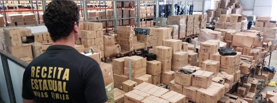 O valor total de mercadorias identificado nas diligências é estimado em, aproximadamente, R$ 90 milhões, incluindo produtos eletrônicos, ferramentas, cadeiras, bicicletas e itens de consumo em geral. (Foto/SEF/Divulgação)