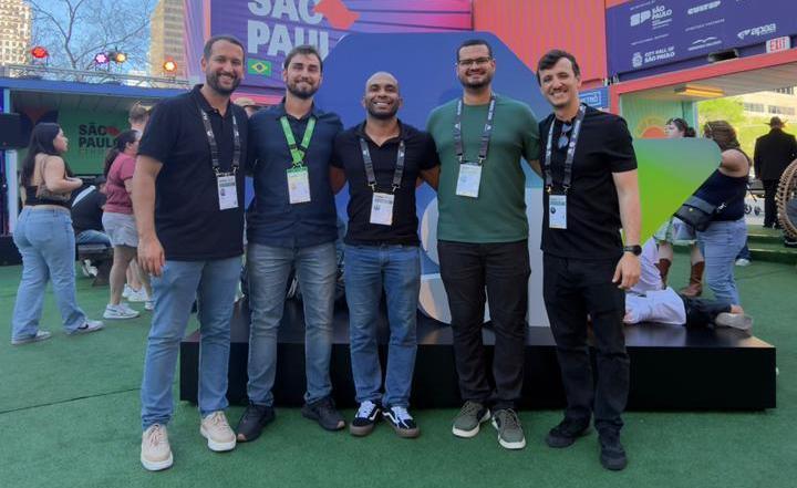 Diretores do EXP Alaor Neto, Bruno Bertolucci, Felipe Reis, Samuel Wainer e Victor Batista representam Uberaba nos Estados Unidos, no maior evento de tecnologia e economia criativa do planeta (Foto/Arquivo pessoal)
