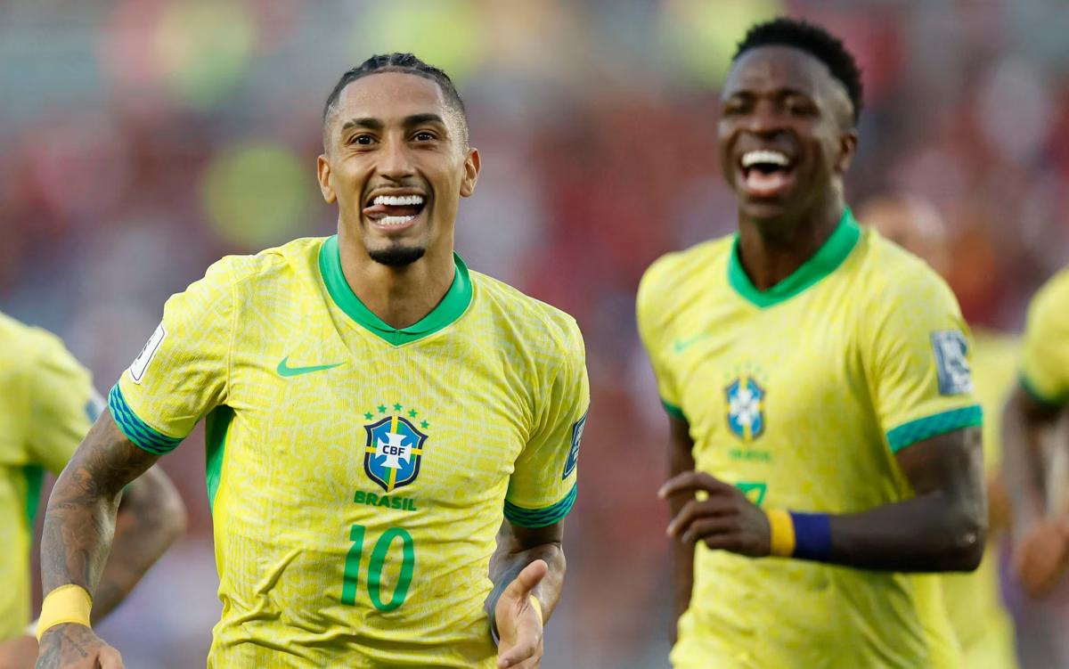 Raphinha e Vini Jr. são, hoje, os principais nomes da Seleção Brasileira de Carlo Ancelotti (Foto/Rafael Ribeiro/CBF)