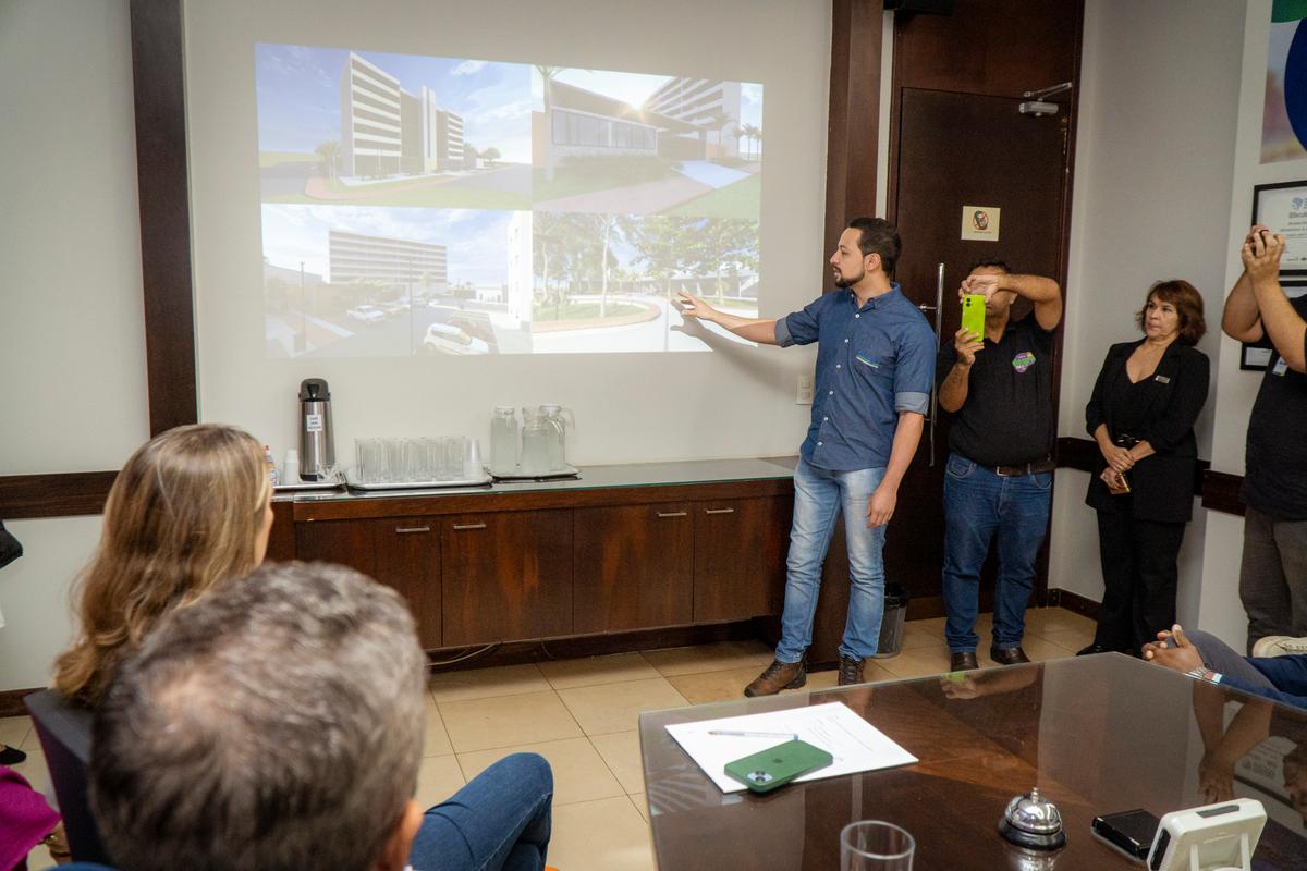 Projetos dos dois núcleos habitacionais a serem erguidos por meio de Parceria Público Privada foram apresentados sexta-feira, na presença do presidente da Cohab (Foto//Alfredo Neto/PMU)