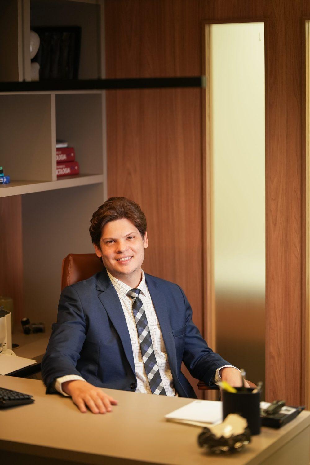 Médico oncologista Raul Dutra alerta que o câncer colorretal pode ser prevenido com atenção à alimentação, com baixo consumo de alimentos industrializados, além de uma vida saudável (Foto/Divulgação)