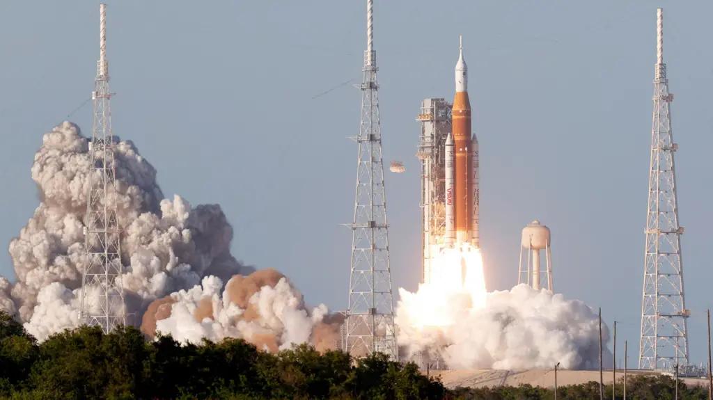 Nasa acaba de lançar foguete Artemis II à Lua com tripulantes, em missão espacial histórica após mais de 50 anos. (Foto/Reprodução)