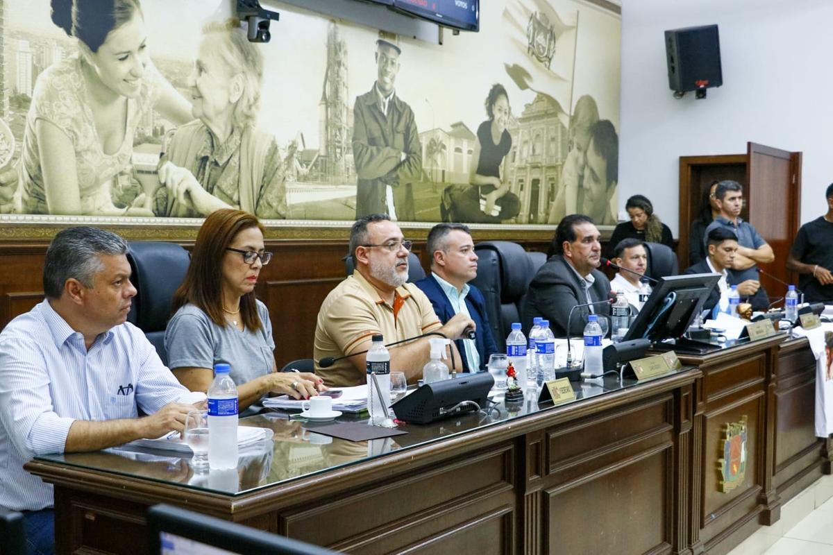A sessão teve a presença do secretário de Mobilidade Urbana, Ulisses Lamas; do assessor-geral de Orçamento, Jorge Cardoso de Macedo; e do diretor da Transube, André Campos. (Foto/Divulgação/CMU)