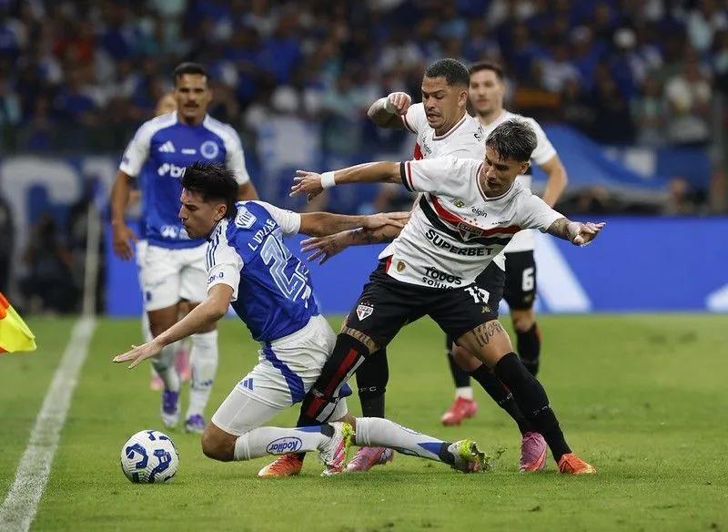 São Paulo e Cruzeiro se enfrentam no Morumbis em duelo válido pelo Campeonato Brasileiro. (Foto/Ilustrativa)