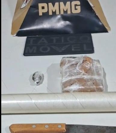 Equipes da Polícia Militar apreenderam cerca de meio quilo de maconha durante operação no bairro Boa Vista, em Uberaba (Foto/Divulgação)