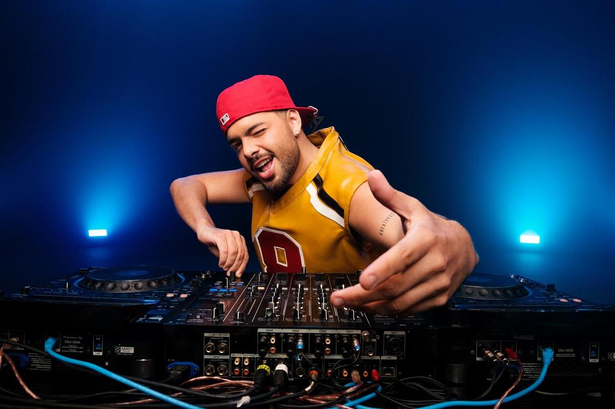 O DJ e cantor Pedro Sampaio foi anunciado como embaixador oficial da CIA 2026 (Foto/Reprodução)