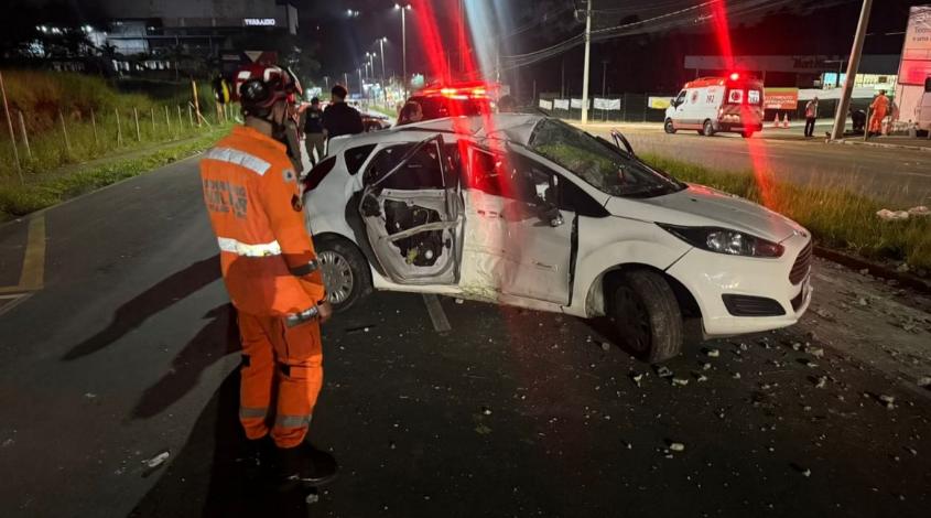 Acidente ocorreu na madrugada desta sexta-feira (10/4) (Foto/Divulgação/CBMMG)