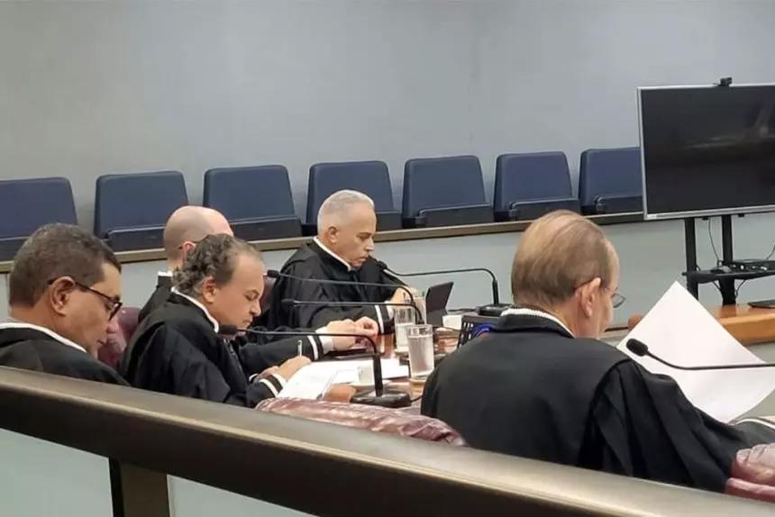 Sessão da Primeira Câmara do Tribunal de Contas do Estado que determinou devolução de recursos públicos após irregularidades em escola de Ituiutaba (Foto/Divulgação)