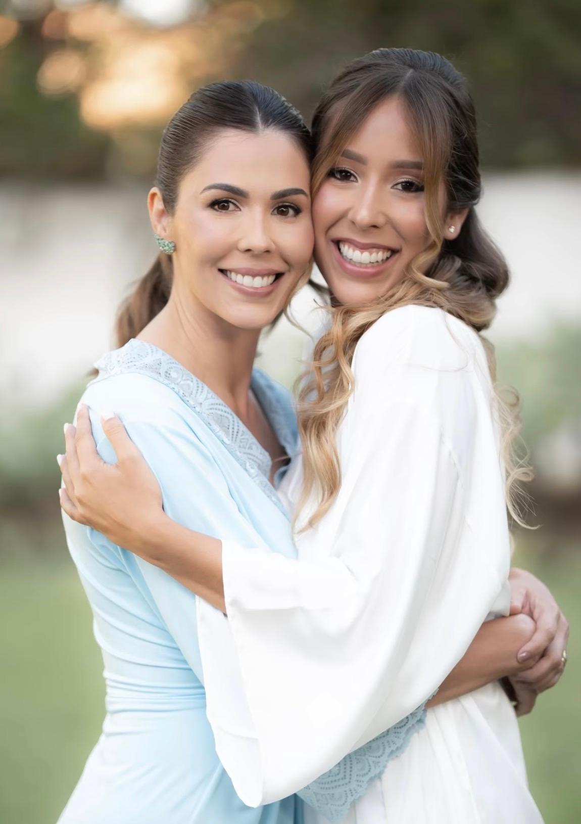 A bela Mariana Passos assoprou as velinhas no dia 09/04. Na foto, ao lado da irmã, Giovanna. Muitas felicidades, sempre! (Foto/Arquivo pessoal)