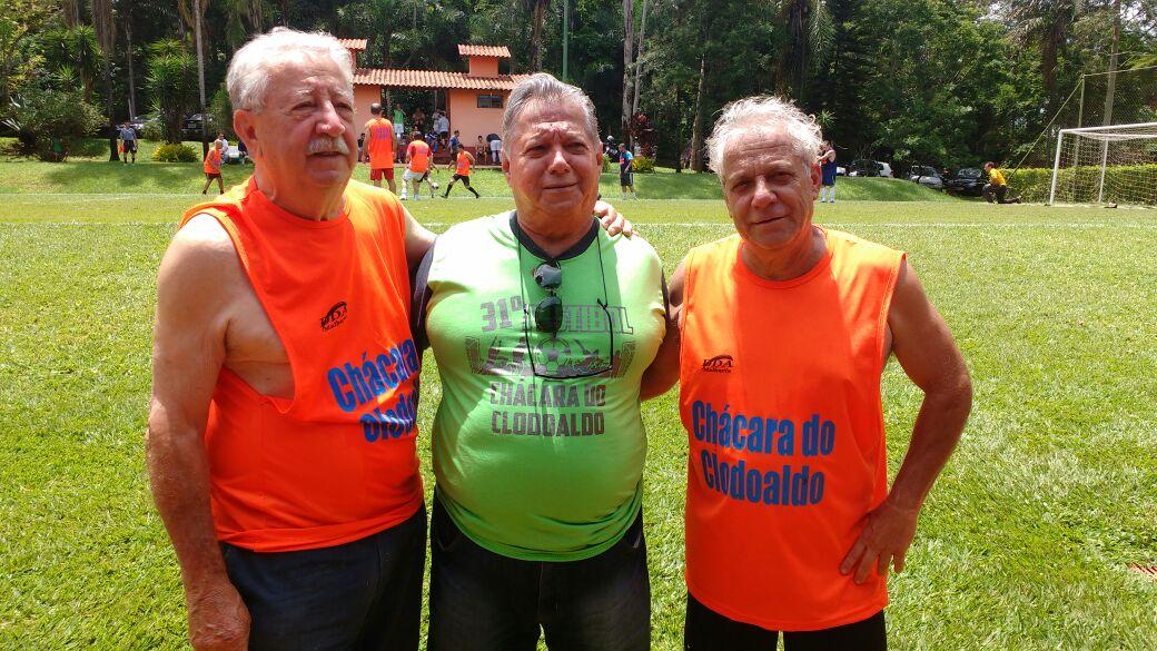 Na foto de hoje, mostra o craque Isaias, Eu, como fá, ainda pedi autografo e o craque Sete (Foto/Reprodução)